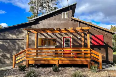 Image de Riverfront Retreat | Cabin in Cle Elum with grill, W/D, & wood stove