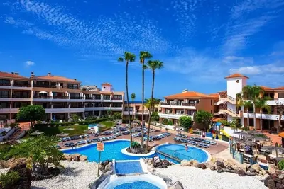 Image de Apartment with heated pool, just 300 meters from the ocean, harbor, golf courses