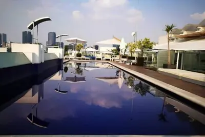 Image de Lovely Condo Best City Location.