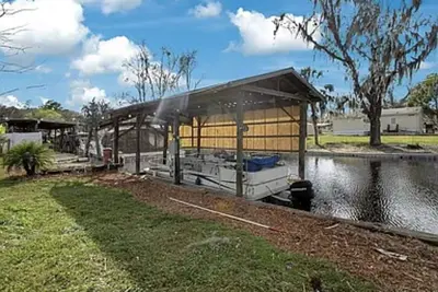 Image de Casa De Vino is perfect for your Waterfront Get Away