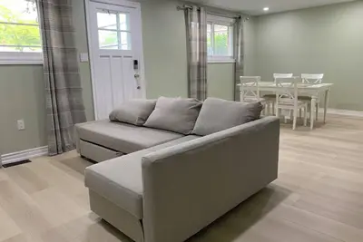 Image de Lower Unit bungalow Retreat in Chippawa Niagara Fall