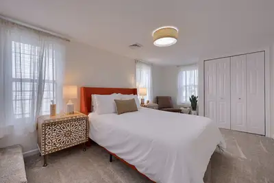 Image de Spacious and Quiet 4bd Oasis - Private Yard