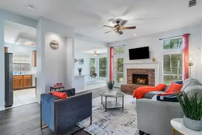 Image de Modern & Cozy 3br Home in Frisco w/ Fireplace