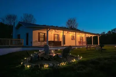 Image de Waldens Creek Retreat - 1 mile from Pigeon Forge