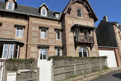 Image de Grande villa familiale, vue sur mer à 30 mètres de la plage!
