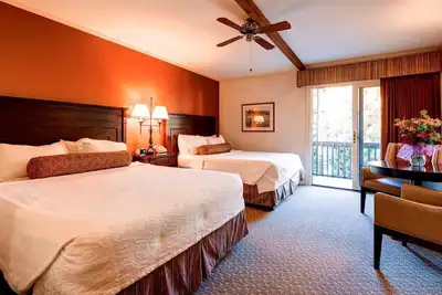 Image de Sitzmark Lodge Deluxe Room 2 Queen Beds
