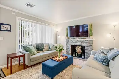 Image de Dog-Friendly Home with a Hot Tub and Amazing Backyard