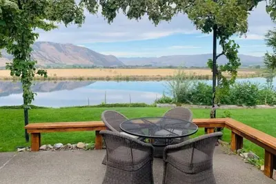 Image de Columbia River Waterfront with Private Dock near Gamble Sands Golf Course!