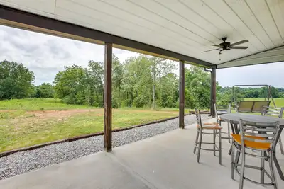 Image de Burkesville Cabin, 3 Mi to Dale Hollow Lake!