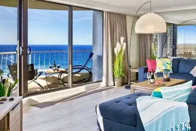 Image de Vibrant & Fun! Beach & Views! Spacious & Bright!
