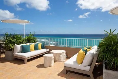 Great Relaxing Overnight Stay! 4 Convenient Units, Beachfront Property, Pool