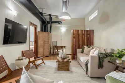 Image de Bourbon | Retro Getaway | Sleeps 4 & Full Kitchen!