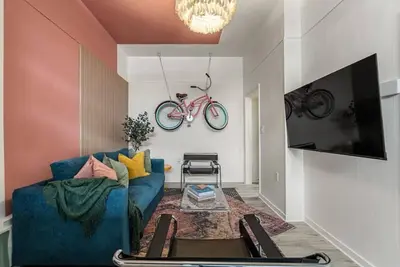 Image de The Mango | Vibrant Oasis |Sleeps 4 | Downtown Fun