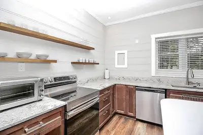 Image de Rustic Cottage with Game Room and Fire Pit Fully Fenced Yard!