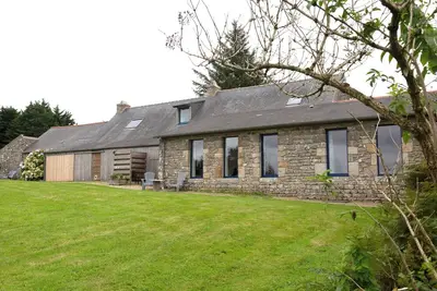 Image de Studio 'Vue Magique Proche Locronan' avec terrasse privée, jardin privé et Wi-Fi