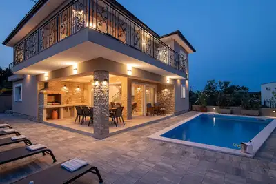 Image de Luxury villa with salt pool, quiet location - Traveler Reiseburo Krk - Id 2389