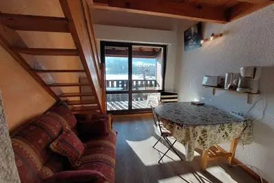 Image de Charmant appartement avec balcon exposé sud, à 450m du centre et des pistes de fond – Autrans.
