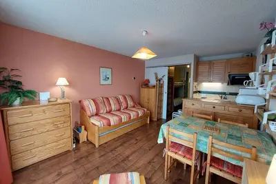 Image de Appartement cosy au cœur d'Autrans, 100m des pistes, balcon, 28m², 4 pers, bien équipé, 2 étoiles
