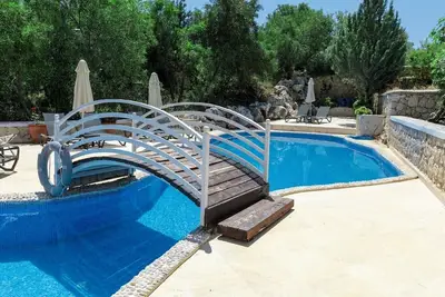 Kugu, 2 Bedroom Duplex Apartment, Private sun Terrace With Jacuzzi