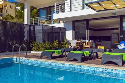 Shiva 2 Bedroom Apartment With Private Pool