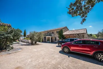 Image de Gîte haut de gamme dans un mas provençal