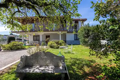 Image de Villa Gabri 1 surrounded by greenery for families within walking distance of the lake and the center