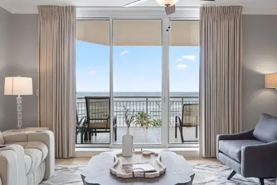 Image de Indigo East 505- Newly Listed Gulf Front Condo!