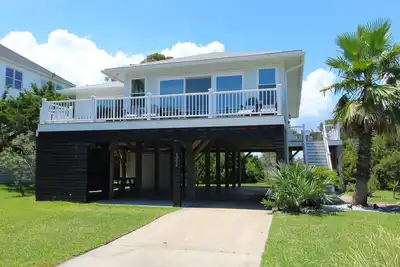 Image de 3br/2ba Across from the beach~ Beach's Folly