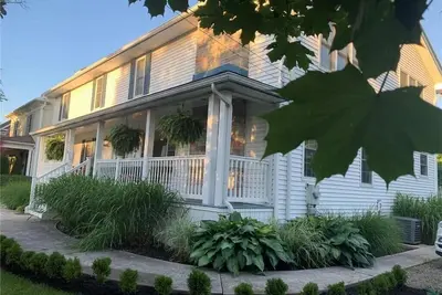 Image de Private spacious Home in the heart of Niagara-on-the-Lake's Historic District.