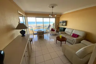Image de Appartement Avec vue Imprenable sur Plage et Océan, Disposant dun Grand Balcon