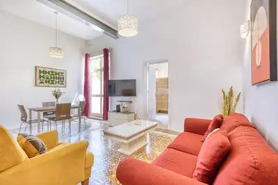 Image de Traditional 2 bedroom house with yard Ssch1