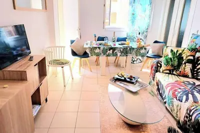 Image de ** Antibes Centre ** 2 bedrooms 4 people 58m² Plages / Beach 7min on foot