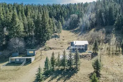 Image de Relax with the family at this 5 acres peaceful place. 5 minutes to the Village
