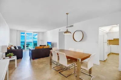 Image de Alquiler Temporal Apartamento Frente al mar con la Mejor Vista