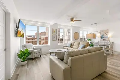 Image de Luxury 4br condo | Short Walk to Bourbon Street