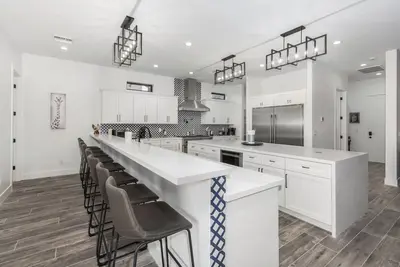 Image de Arcadia/Biltmore 2023 Build - Heated Pool - 4 bedroom 4. 5 bath - Prime Location