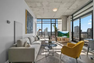 Image de King Bed|Ac |Ug Park |Dt Views |Mins to Saddledome