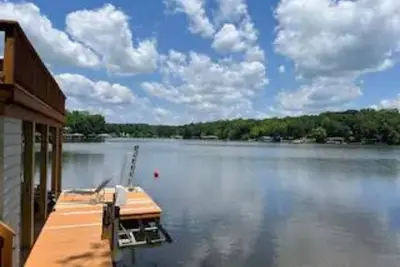 Image de Lake Haven, Breathtaking views, pet-friendly, Stunning outdoor spaces