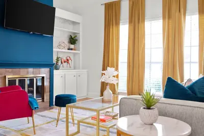 Image de Br Stylish Retreat w/ Fenced Patio! 2k Lux Stay!