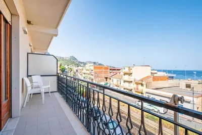 Image de Giardini Naxos Roomy Flat near the Sea