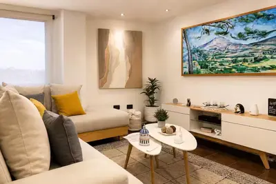 Image de Stunning & Bright Modern Apartment, Great Location