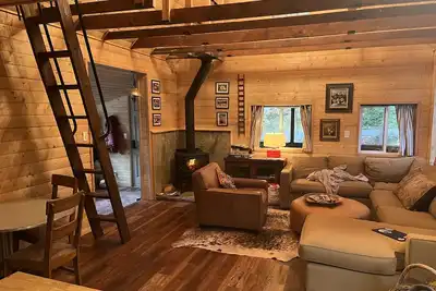 Image de Butte Bungalow- 30+day rental- Sierra Buttes, Yuba River and Lakes Basin!