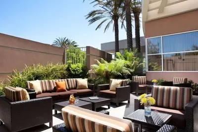 Image de Ideal Mix of Comfort and Value! w/ Pool, Short Drive to Children’s Fairyland!