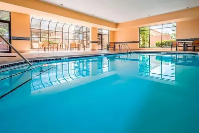 Image de Comfort and Location! Free Parking! Near Overland Park Convention Center!