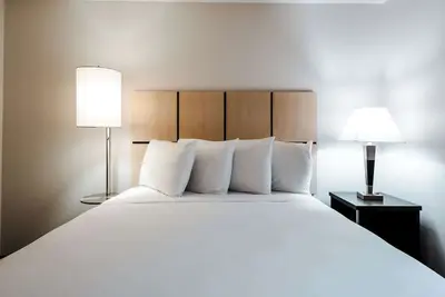 Image de Minutes to Whites Branch Park! 3 Pet-friendly Units W/ Kitchenette, Free Parking