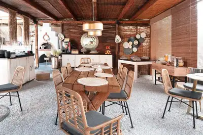 Appartement dans un hôtel 'Sun Rock Boutique - Villa Menexes' avec vue sur la mer et climatisation