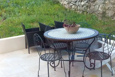 Image de Bas de villa en campagne, proche de Bandol et du golf de Frégate