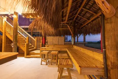 Image de Beach House Dupe · Beach paradise with mini golf course by the water!