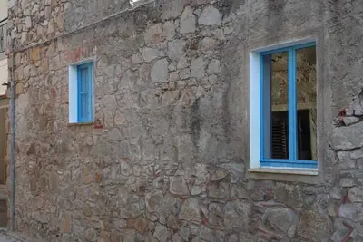 Image de Historic home 5 minutes from the sea