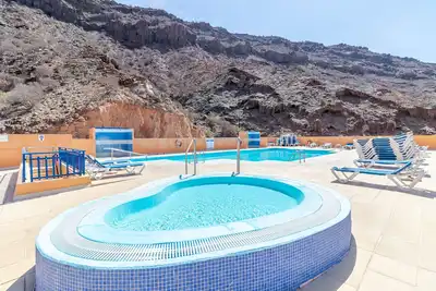 Image de Flatguest Balcon de Taurito + A/C + Terrace + FastWifi